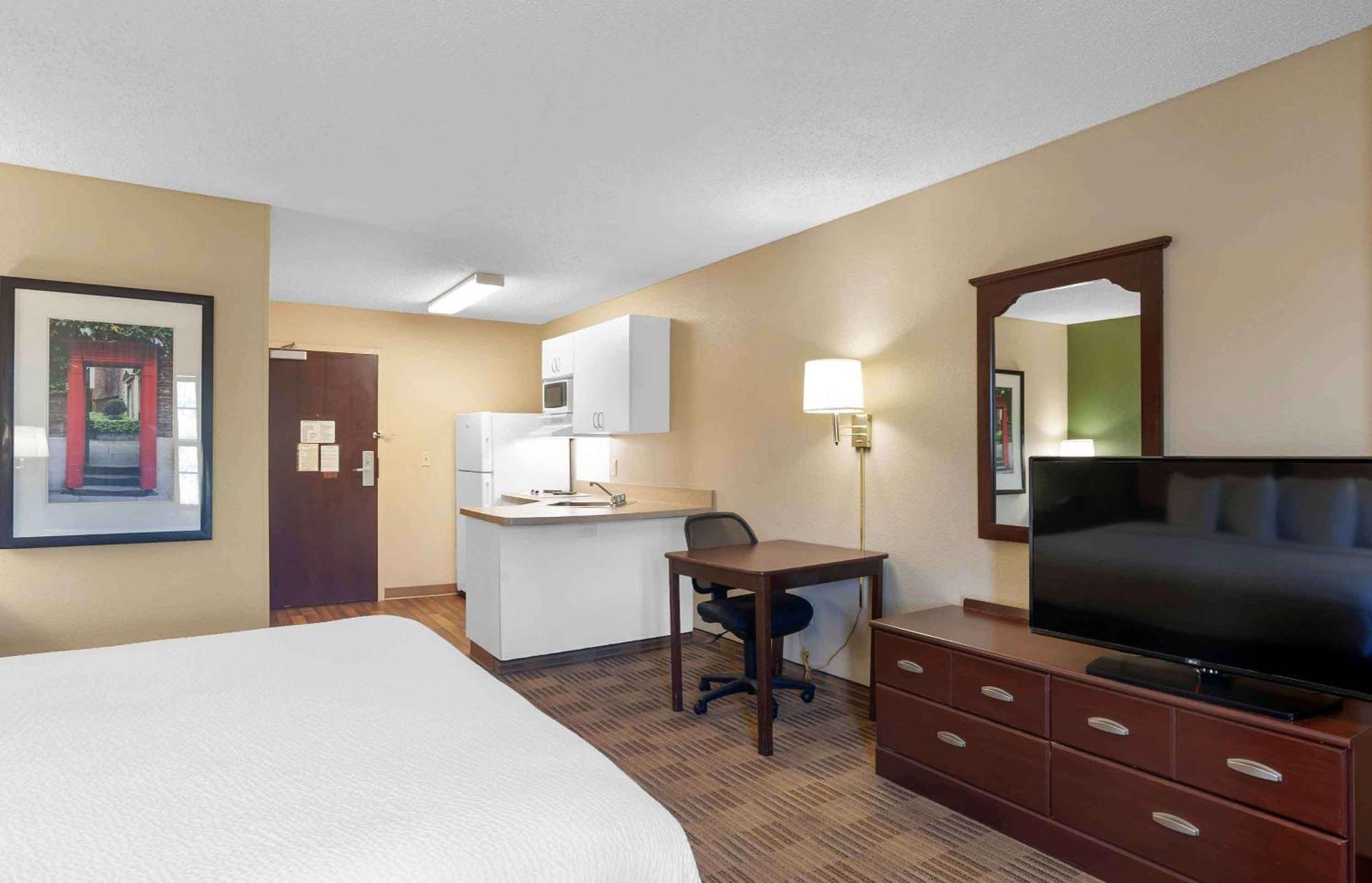 Extended Stay America Select Suites - Chicago - Naperville - West Екстер'єр фото