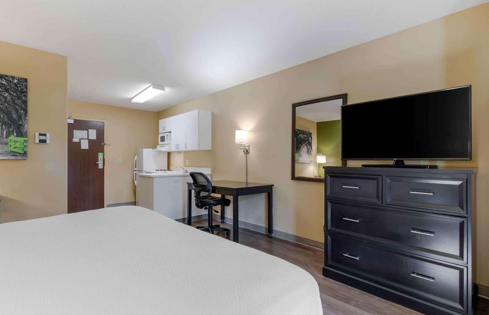 Extended Stay America Select Suites - Chicago - Naperville - West Екстер'єр фото