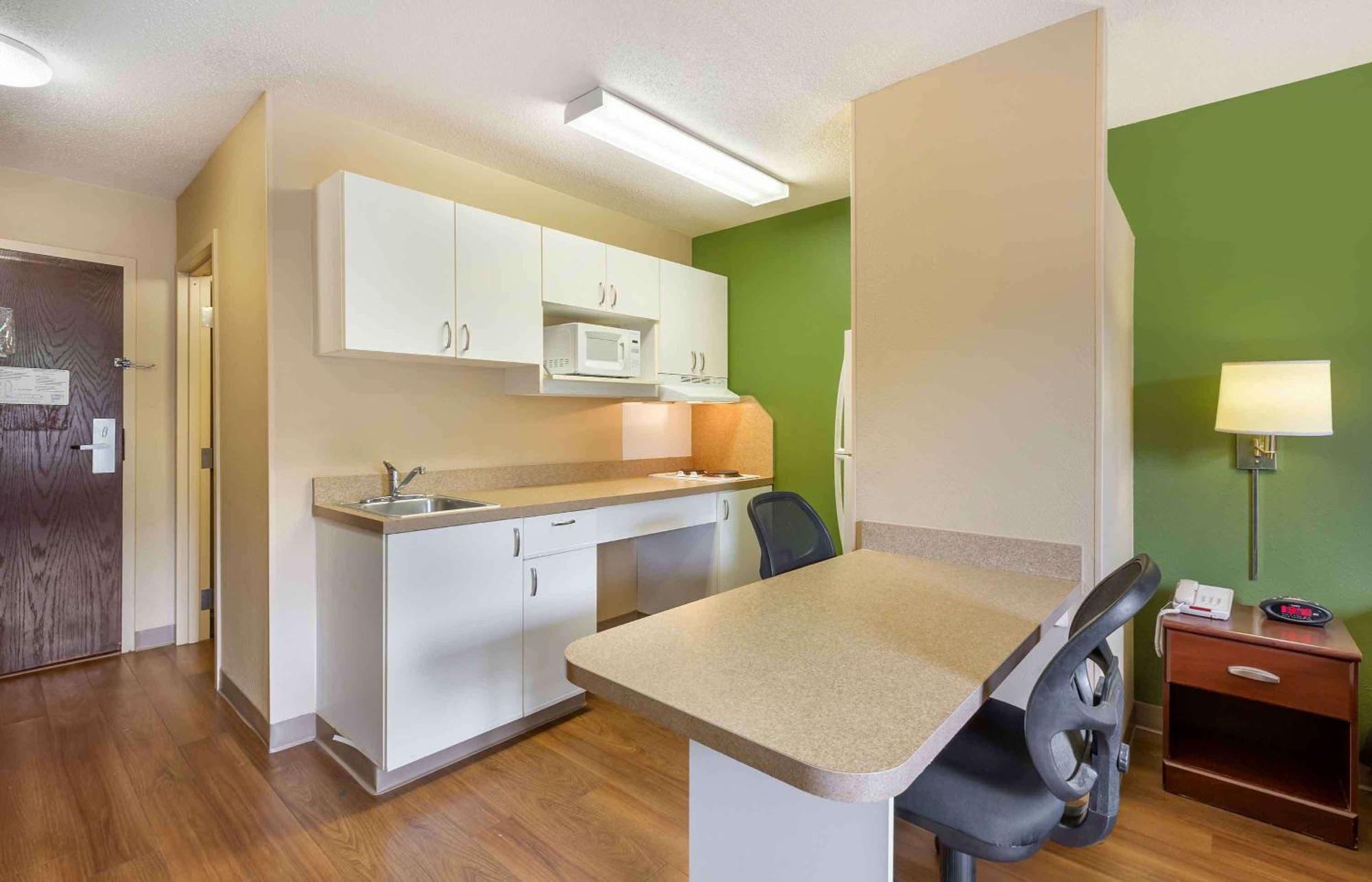 Extended Stay America Select Suites - Chicago - Naperville - West Екстер'єр фото